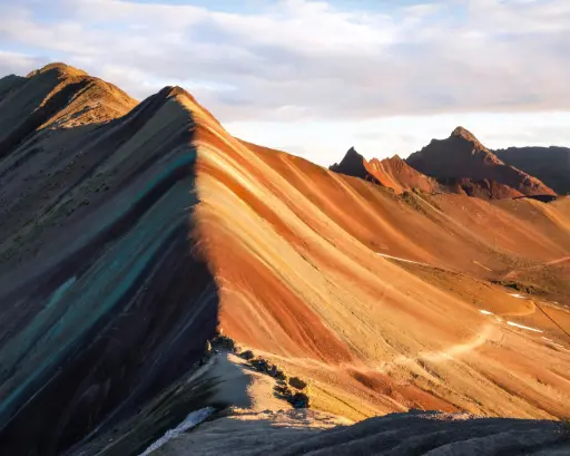 Foto de la montaña de 7 colores panoramico